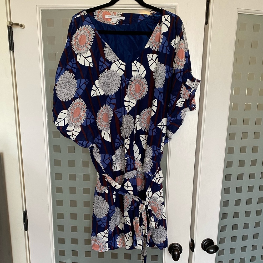 Diane Von Furstenberg Printed Blouse Dress 8